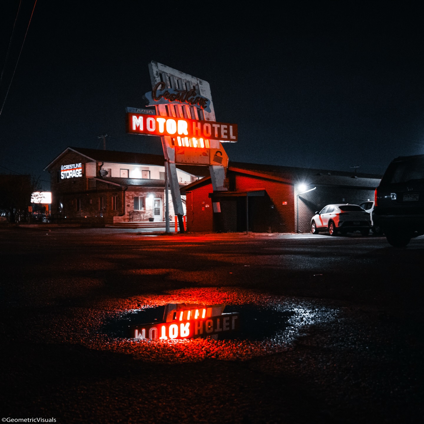 Vacancy . . . 

•

#creative_ace #nightphotography #liminal #moody #longexposure